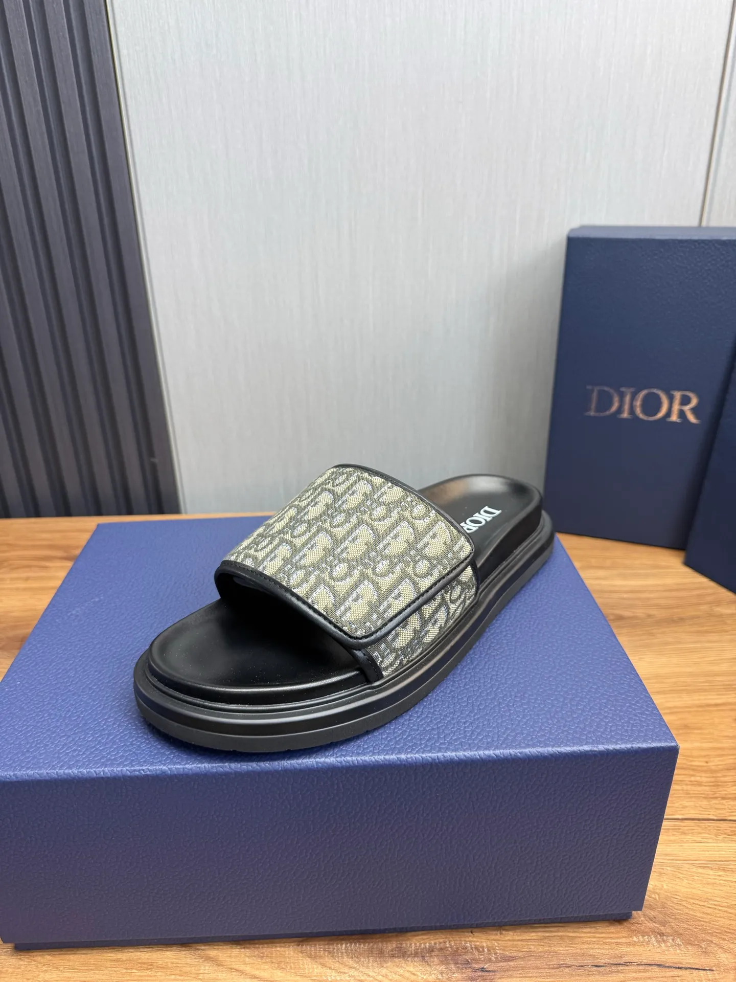 Men's shoes 💰280💰 Dior. Men's slippers 🩴Official website 1:1 production 38-45 yards 45 46 🉑️Customized original material shipped✅